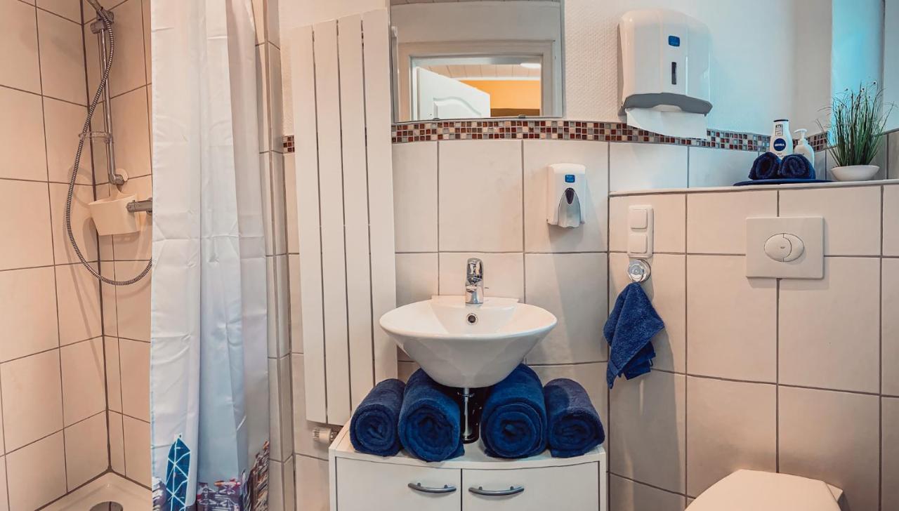 קאסל Villa Herkules - Privates Apartment Am Waldrand Mit Smart Tv Und Kostenlosen Parkplaetzen מראה חיצוני תמונה