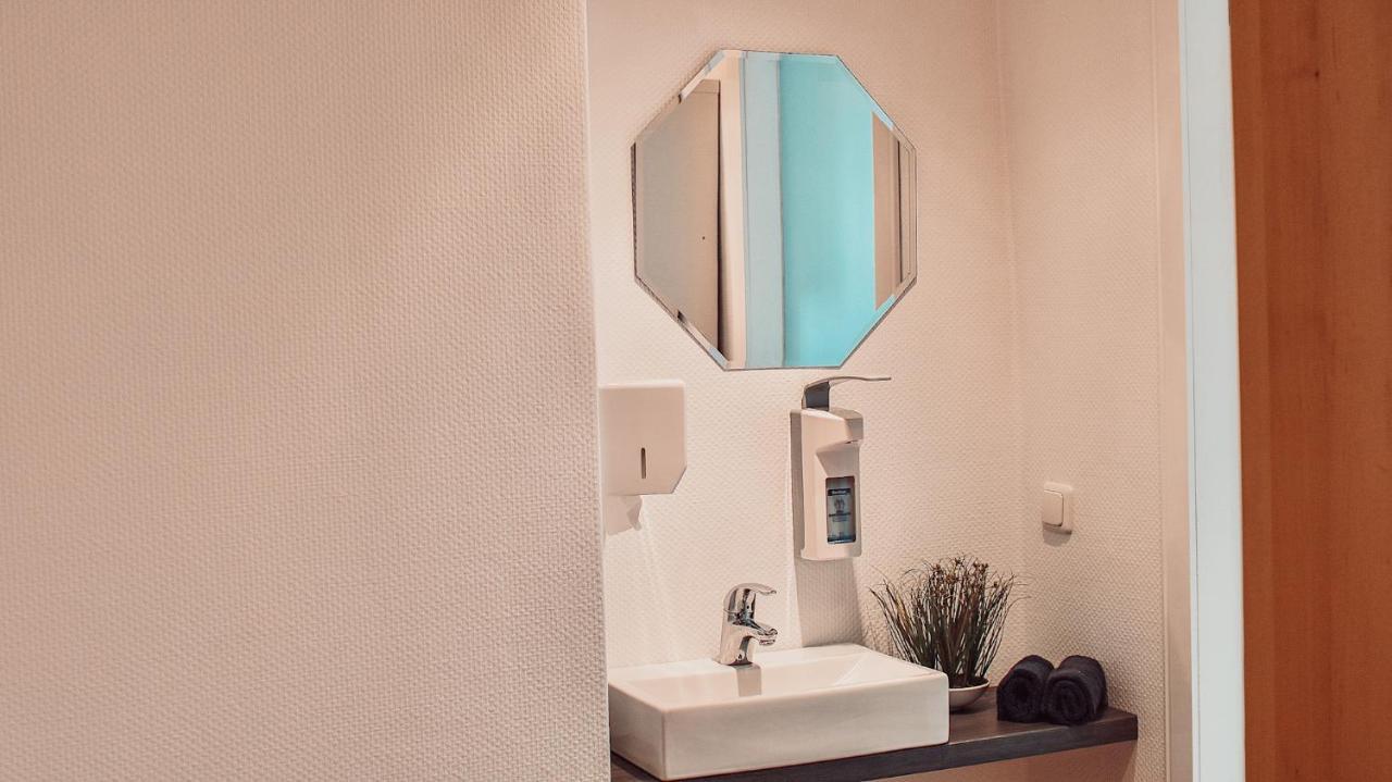 קאסל Villa Herkules - Privates Apartment Am Waldrand Mit Smart Tv Und Kostenlosen Parkplaetzen מראה חיצוני תמונה