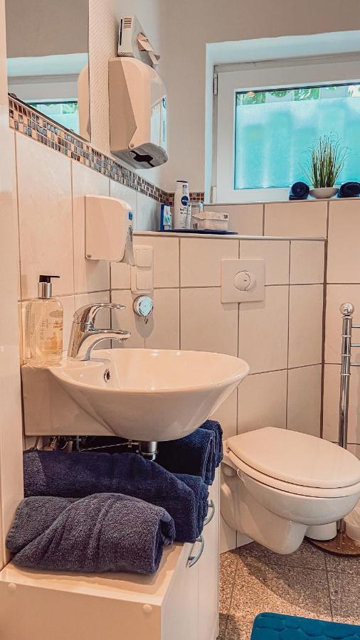 קאסל Villa Herkules - Privates Apartment Am Waldrand Mit Smart Tv Und Kostenlosen Parkplaetzen מראה חיצוני תמונה